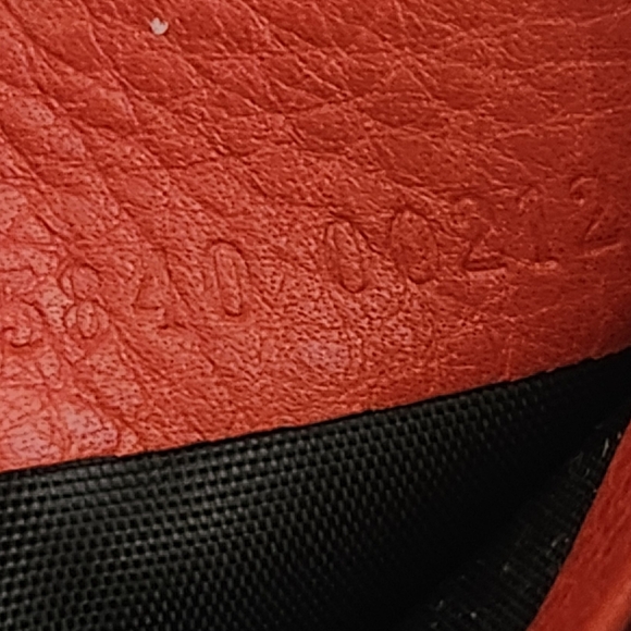 GUCCI Soho Leather GG Wristlet - Picture 6 of 7